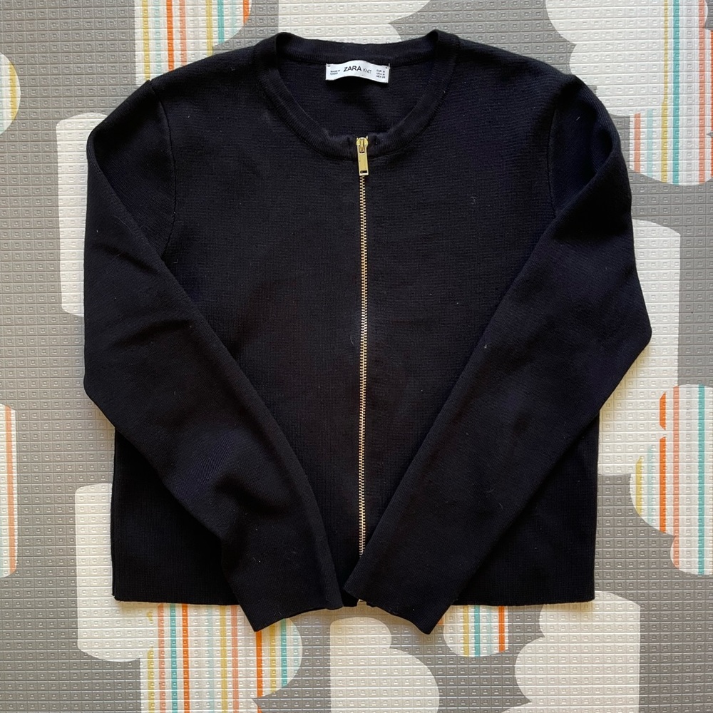 Women’s ZARA black knit sweater with gold zipper